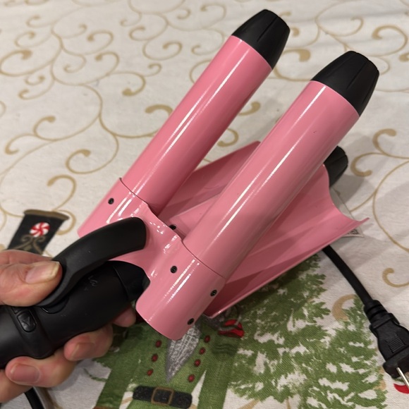 Triple Barrel Ceramic Beach Wave Curling Iron - Picture 4 of 5